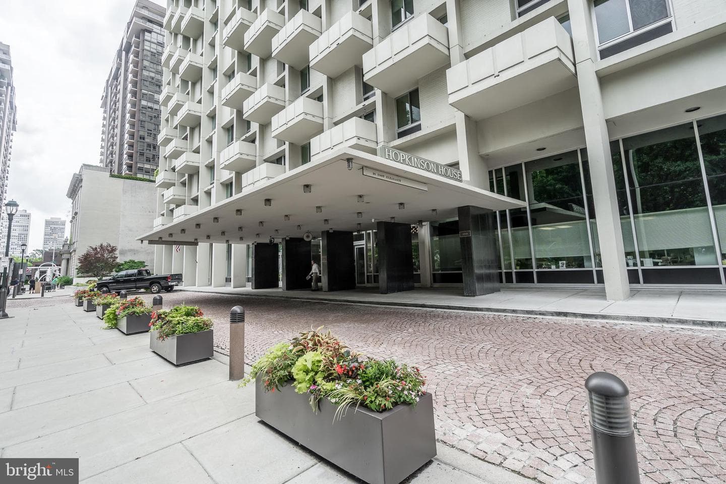 604 S Washington Square #713 photo 14