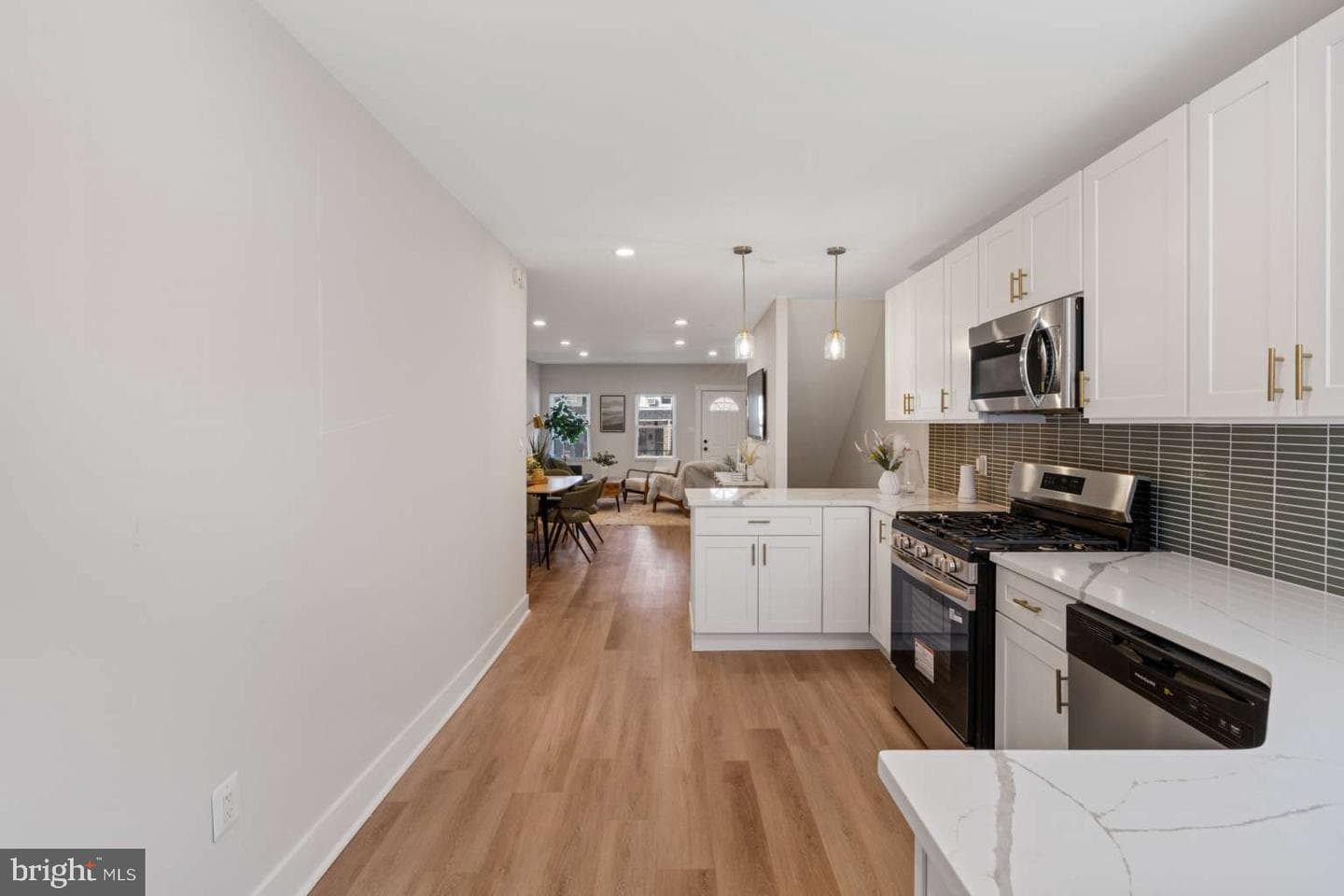 366 E Wister Street photo 10