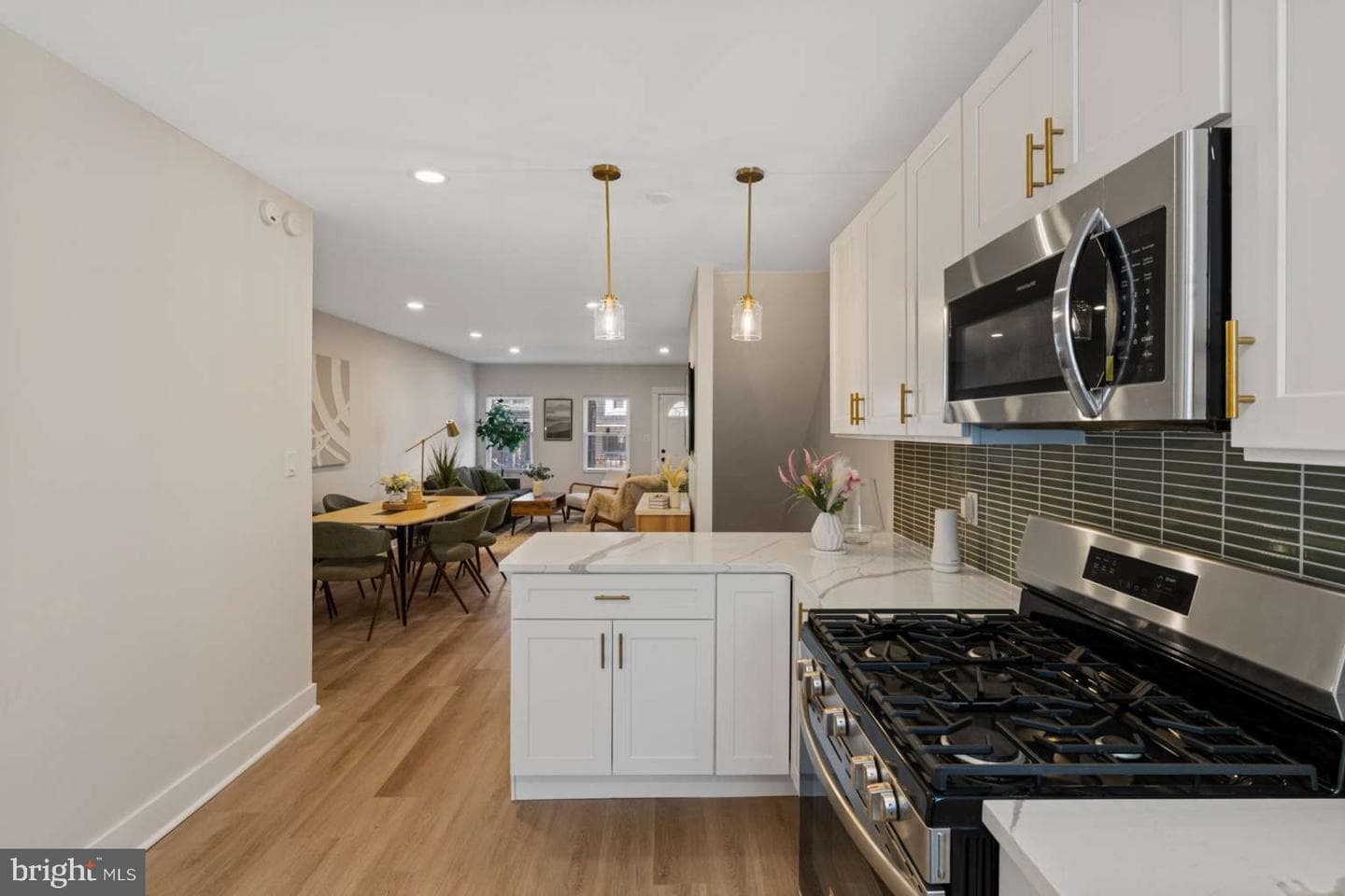 366 E Wister Street photo 11