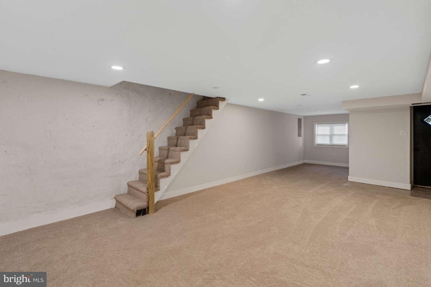 366 E Wister Street photo 23
