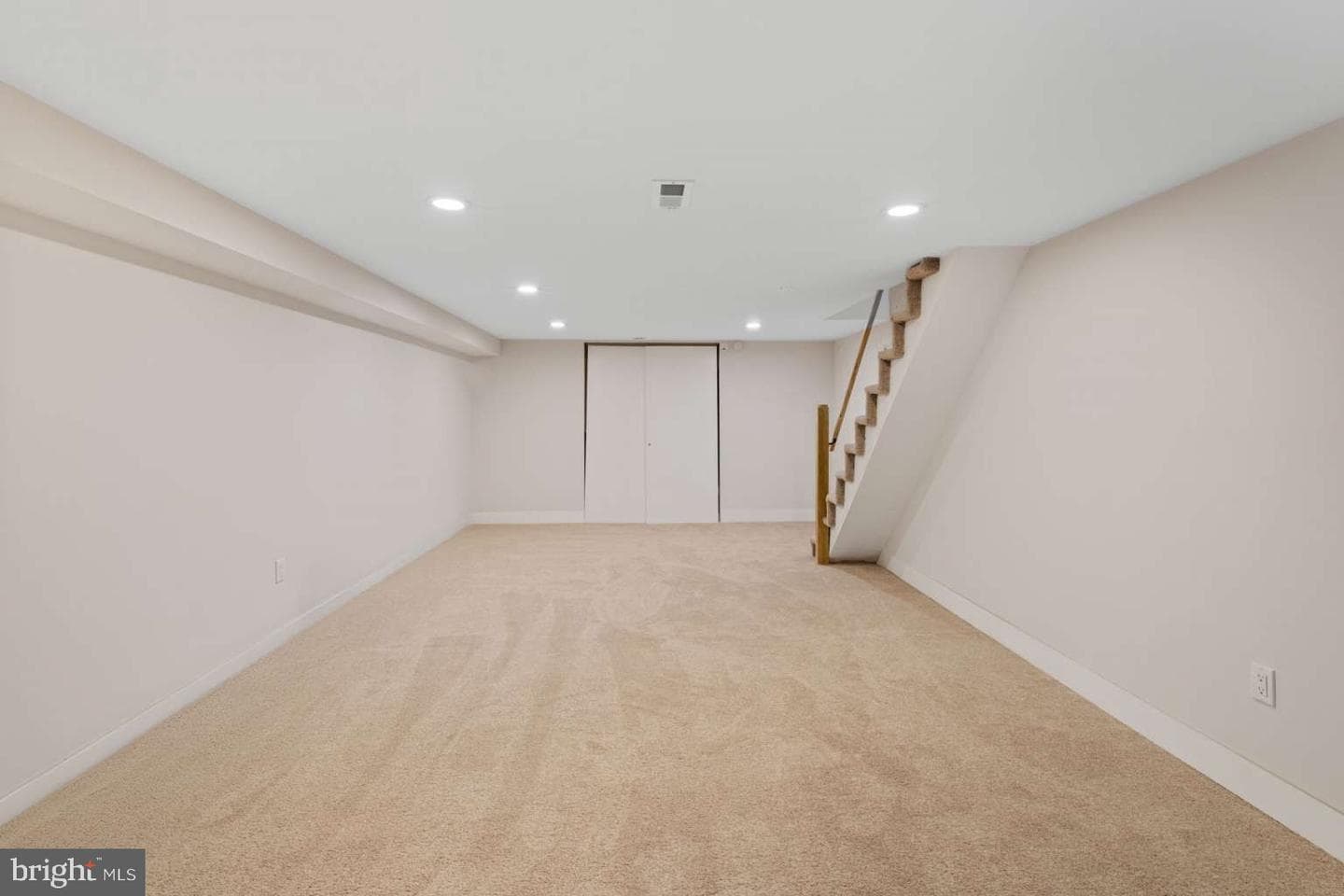 366 E Wister Street photo 24