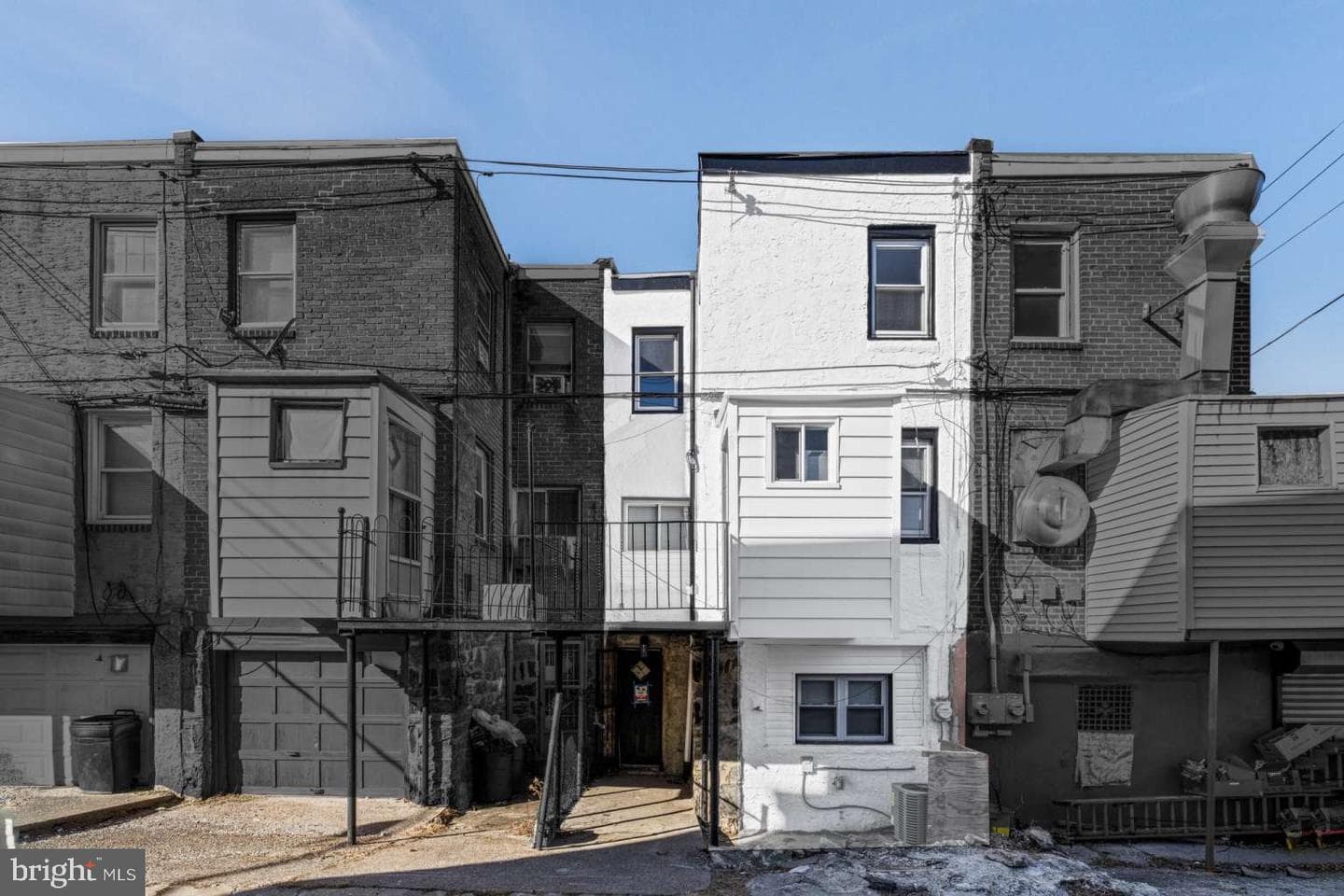 366 E Wister Street photo 27