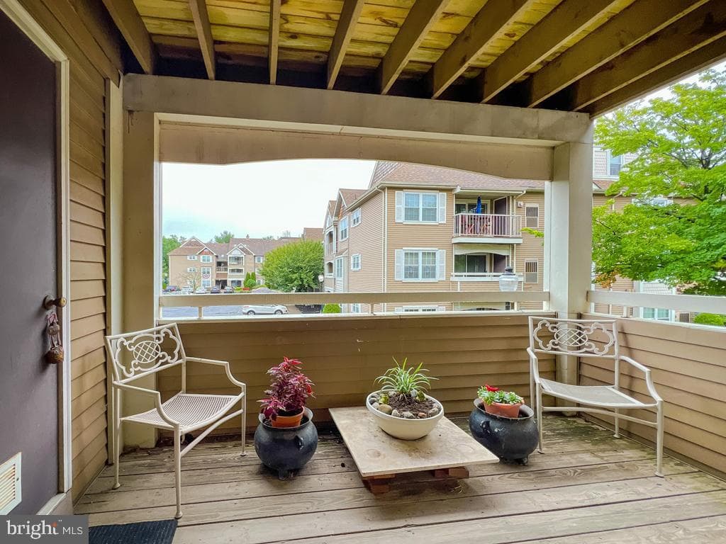 72203 Delaire Landing Road #203 photo 23