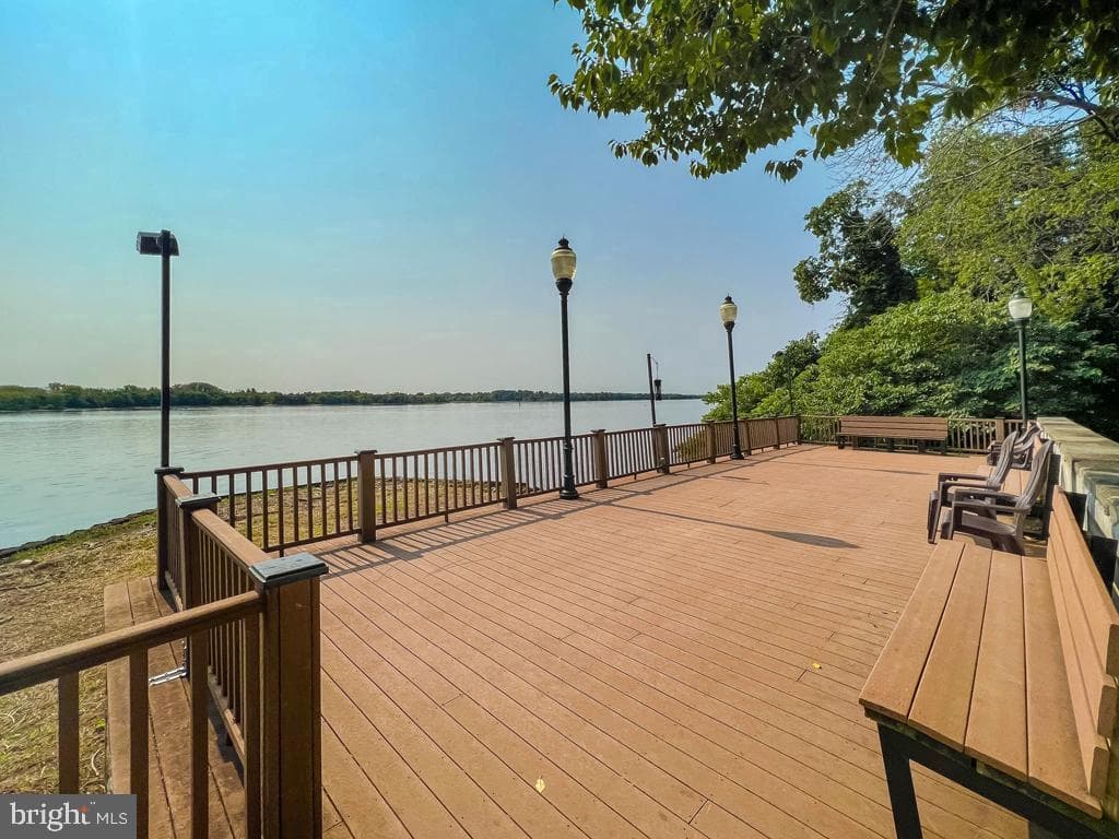72203 Delaire Landing Road #203 photo 27