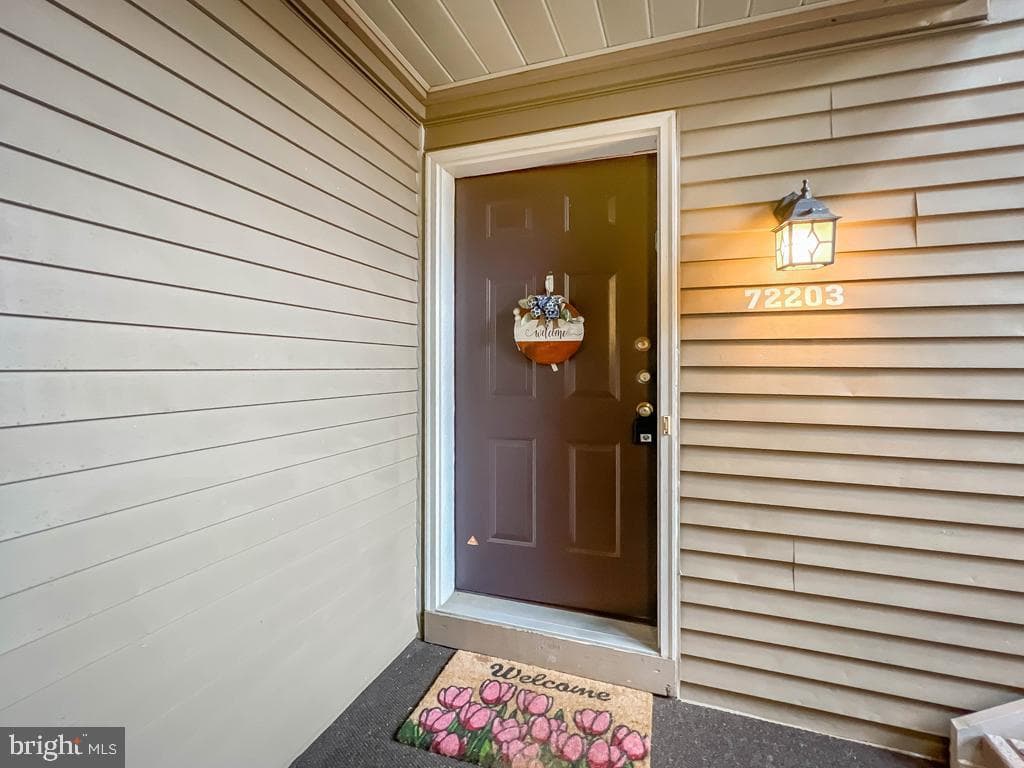 72203 Delaire Landing Road #203 photo 4