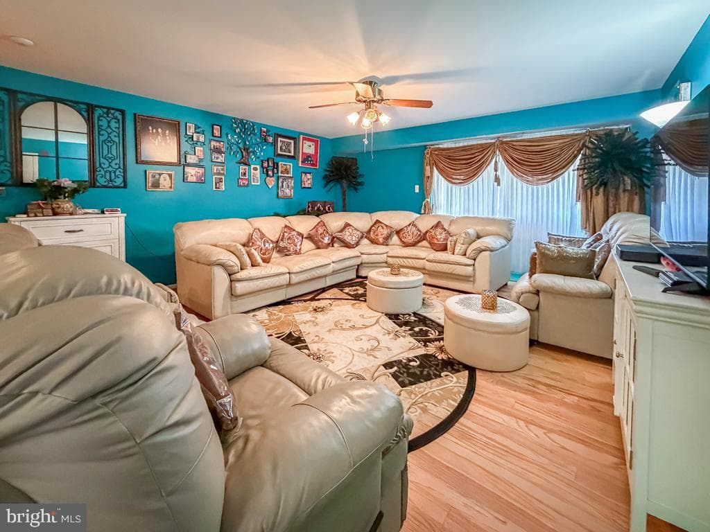 72203 Delaire Landing Road #203 photo 7