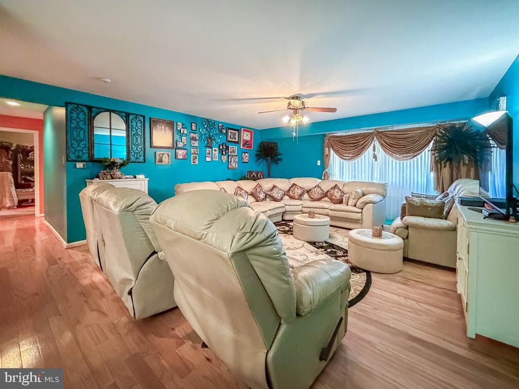 72203 Delaire Landing Road #203 photo 9