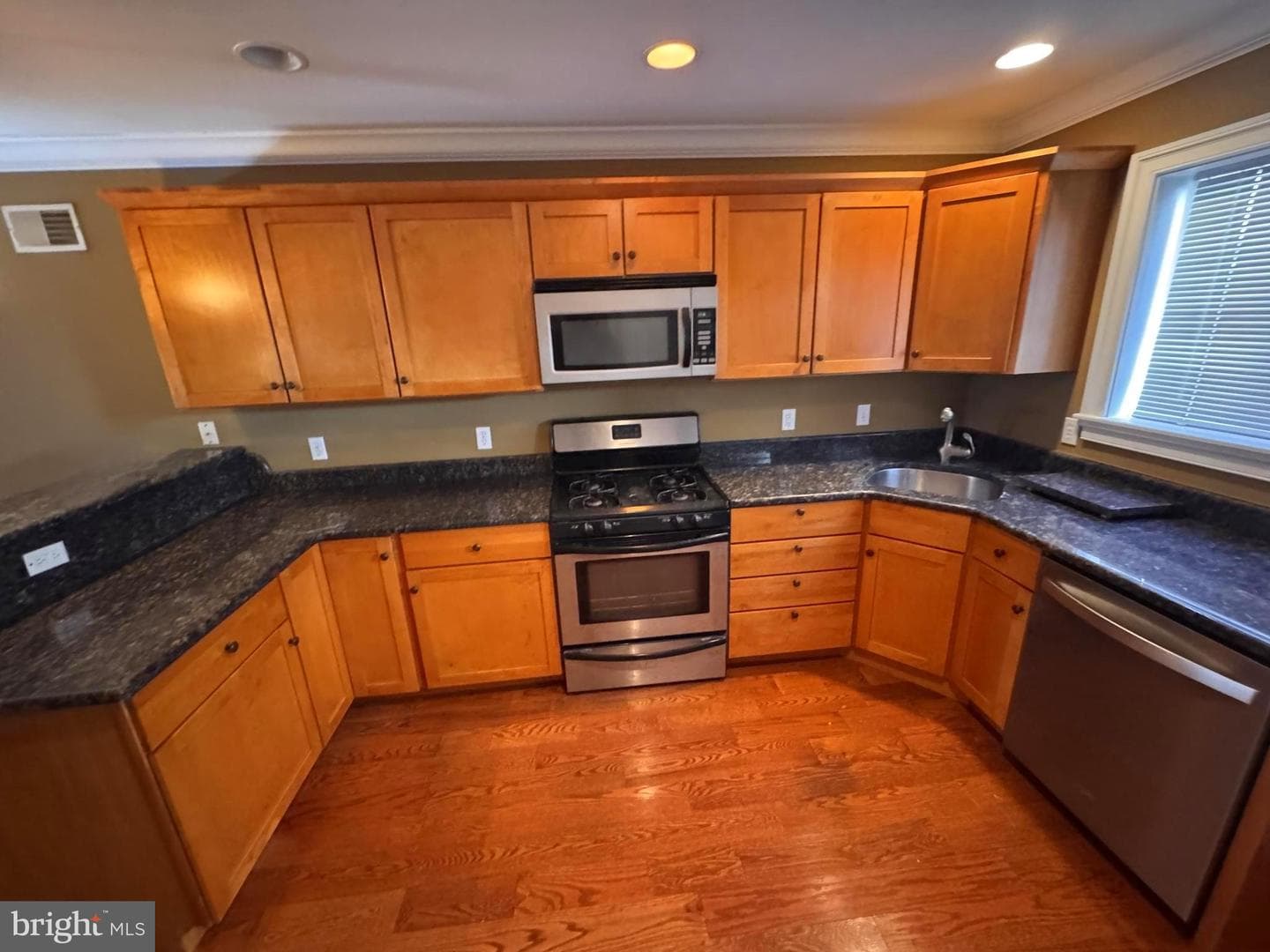 1725 Federal Street photo 5