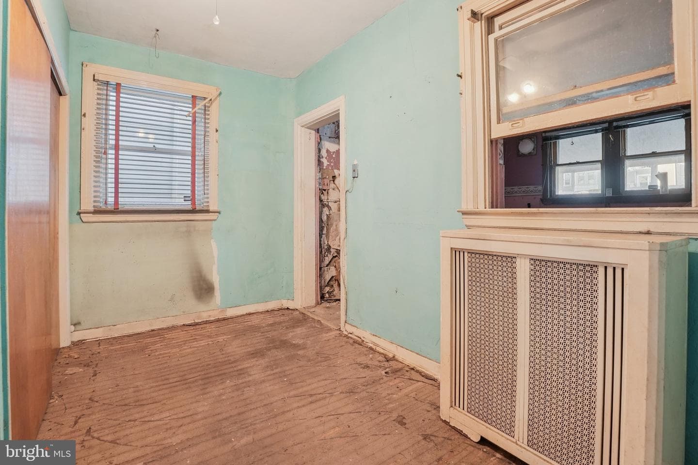 5322 James Street photo 13