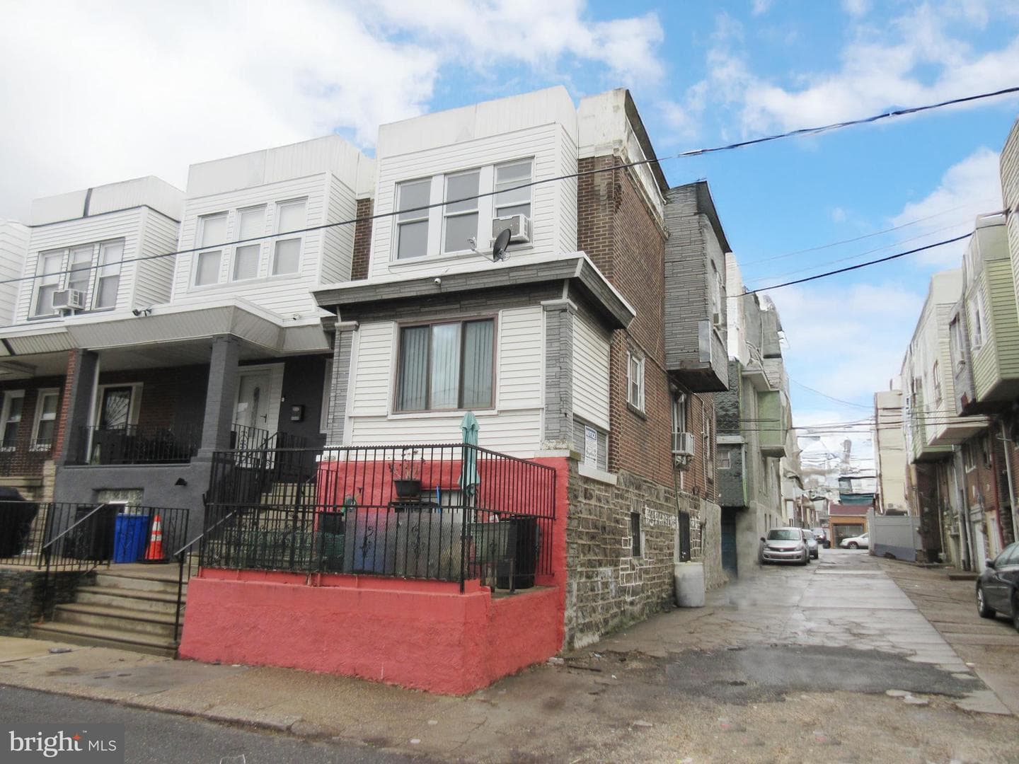 4050 Neilson Street photo 2