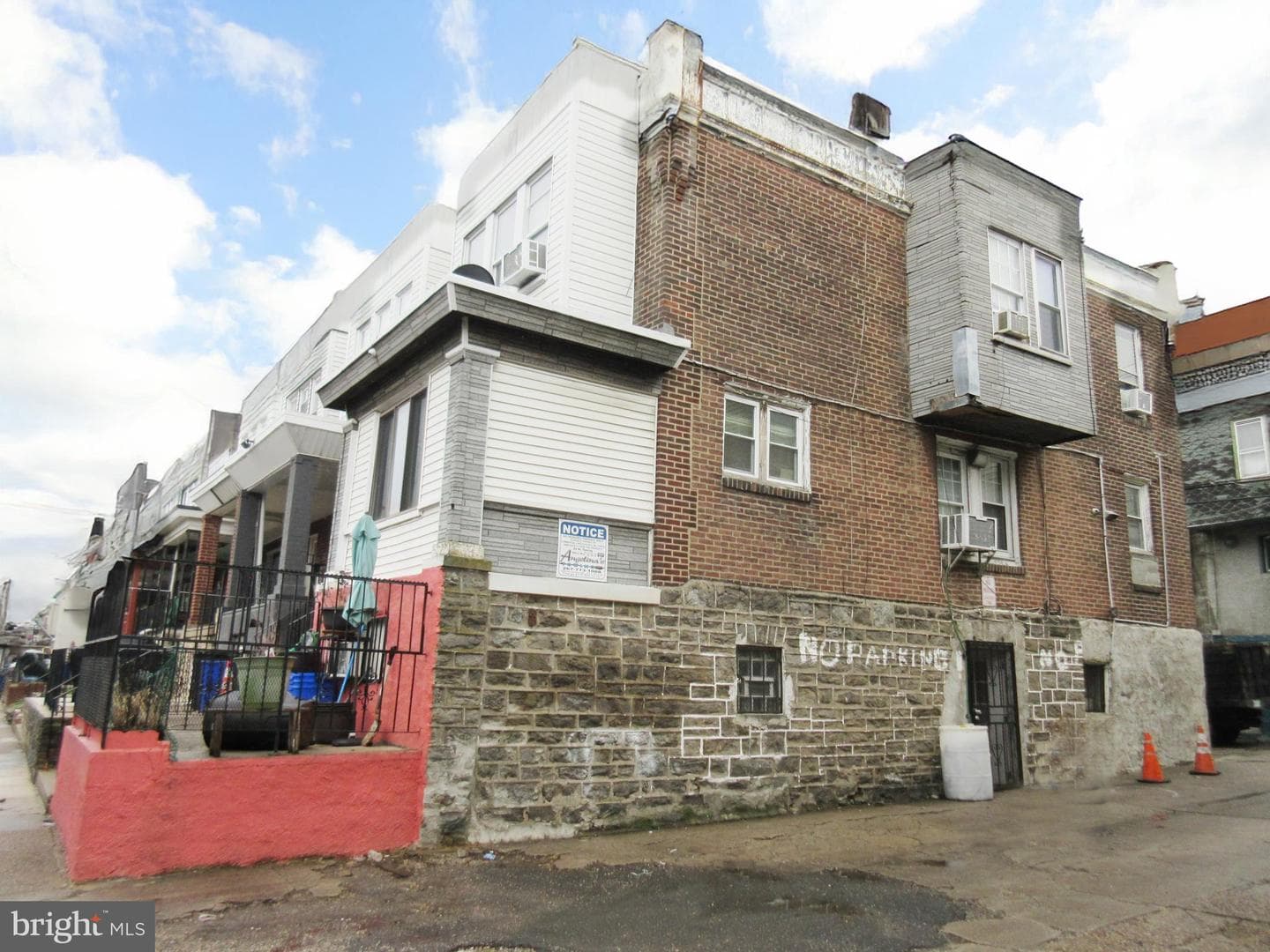 4050 Neilson Street photo 3