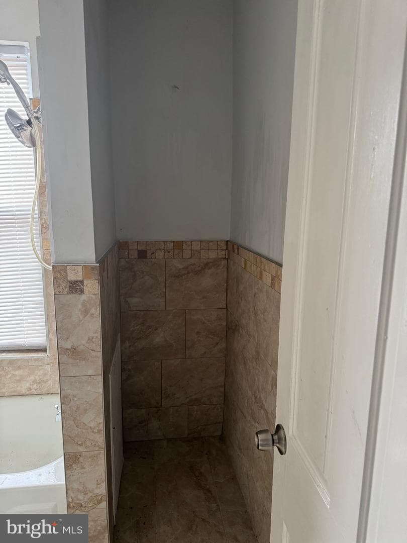 2624 N Howard Street photo 11