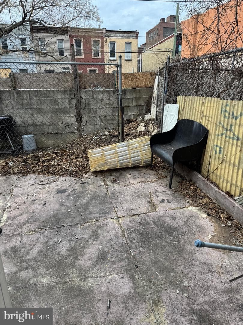 2624 N Howard Street photo 17