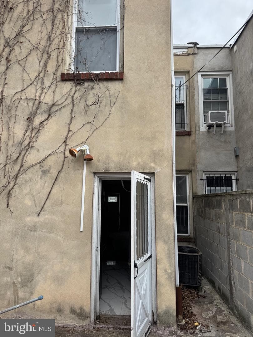 2624 N Howard Street photo 19