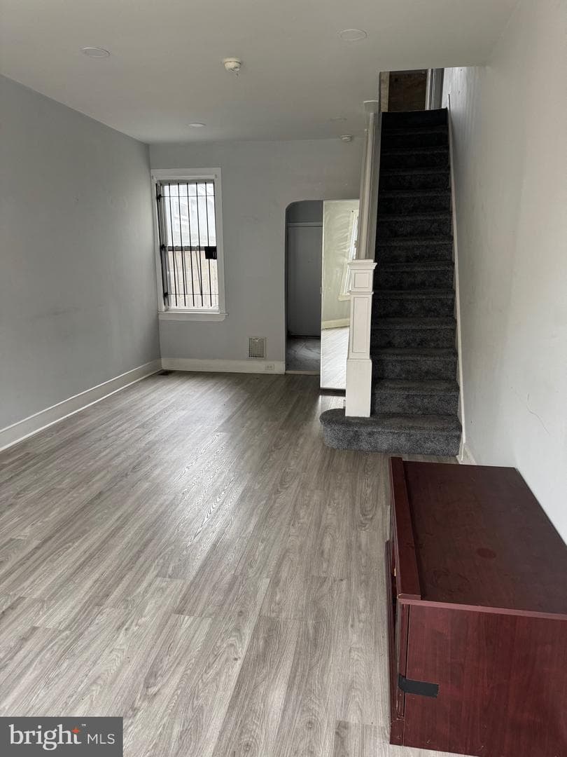 2624 N Howard Street photo 3