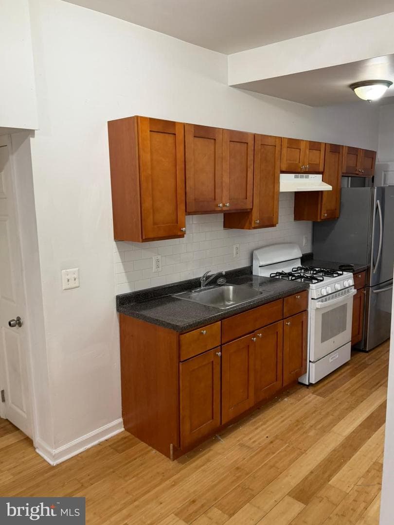 870 N 47th Street, Philadelphia