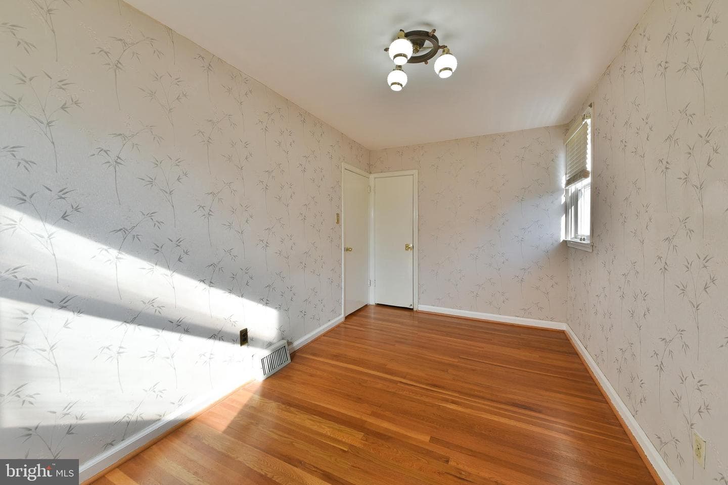1012 Saint Vincent Street photo 17