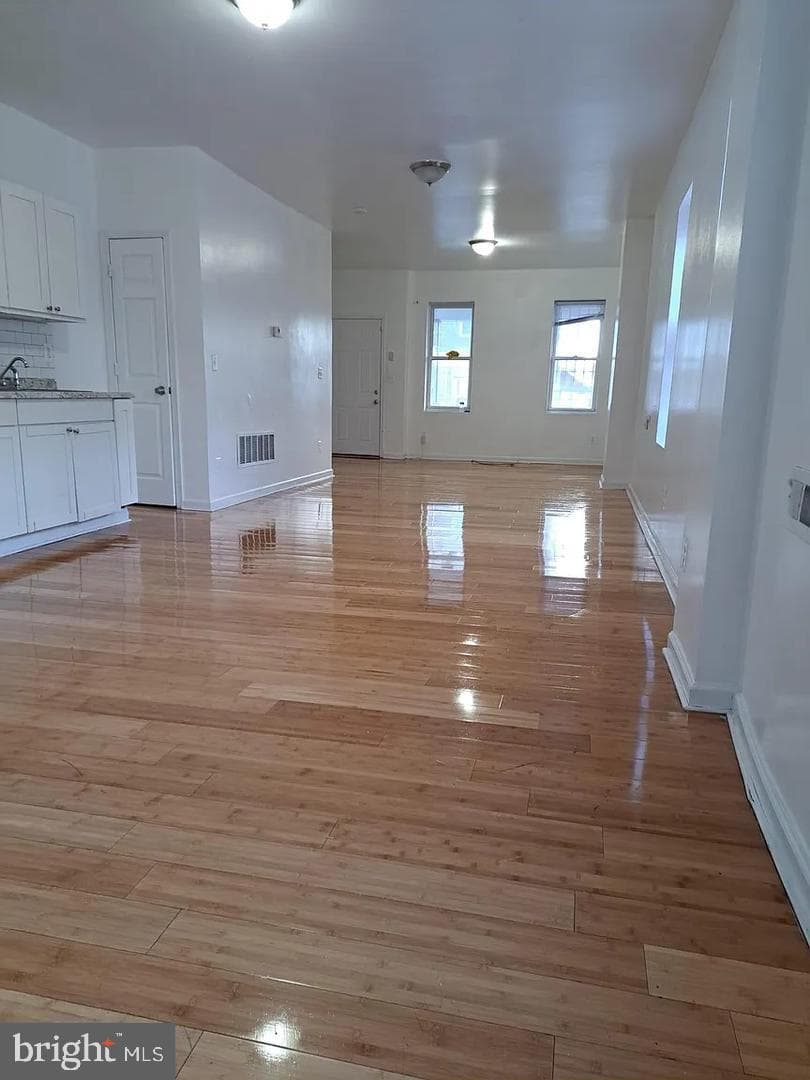 5835 Arch Street photo 6