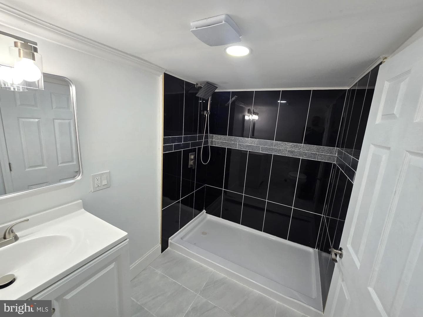 6824 Rodney Street photo 26