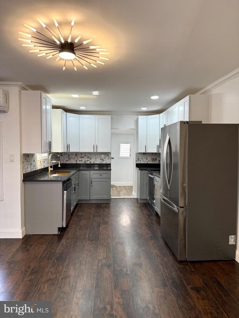 6824 Rodney Street photo 4
