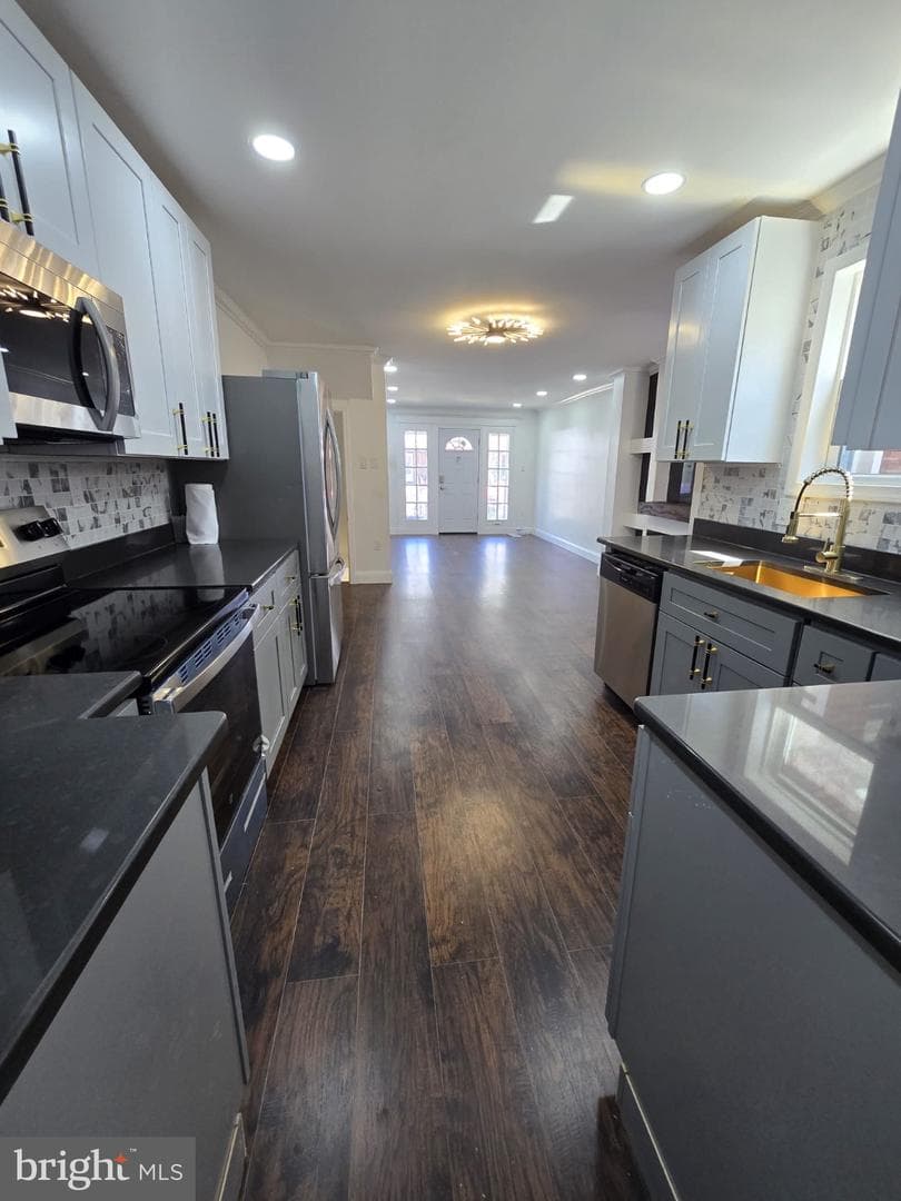 6824 Rodney Street photo 6