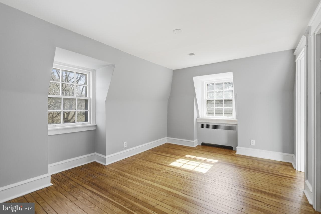 436 E Durham Street photo 32