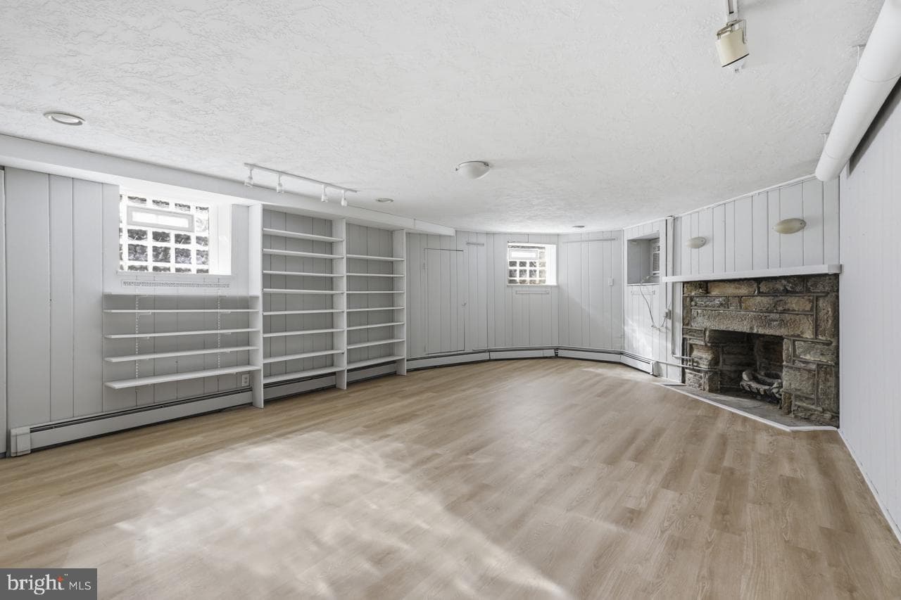 436 E Durham Street photo 36