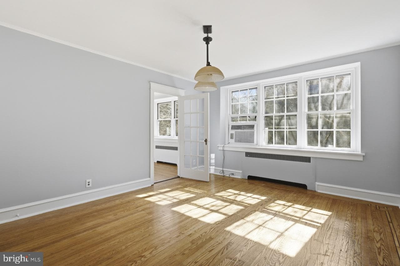 436 E Durham Street photo 9