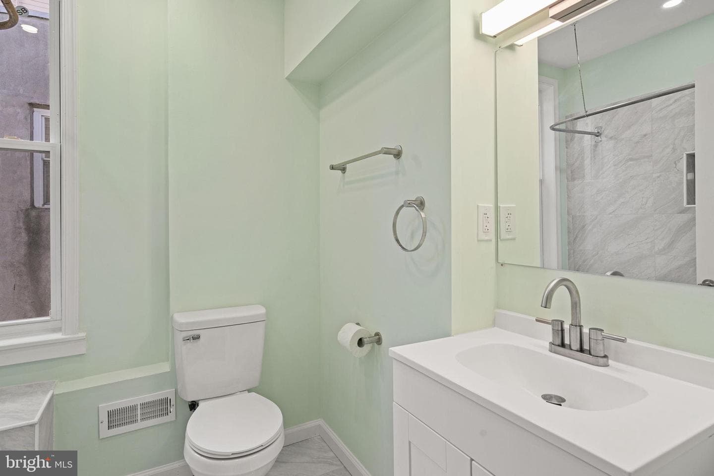 1937 S Lambert Street photo 22