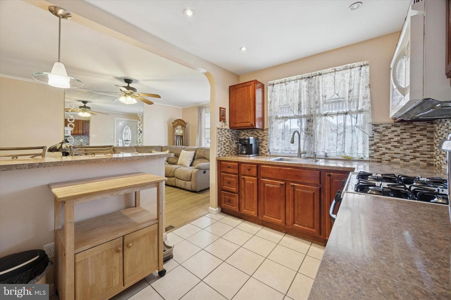 4337 J Street photo 11
