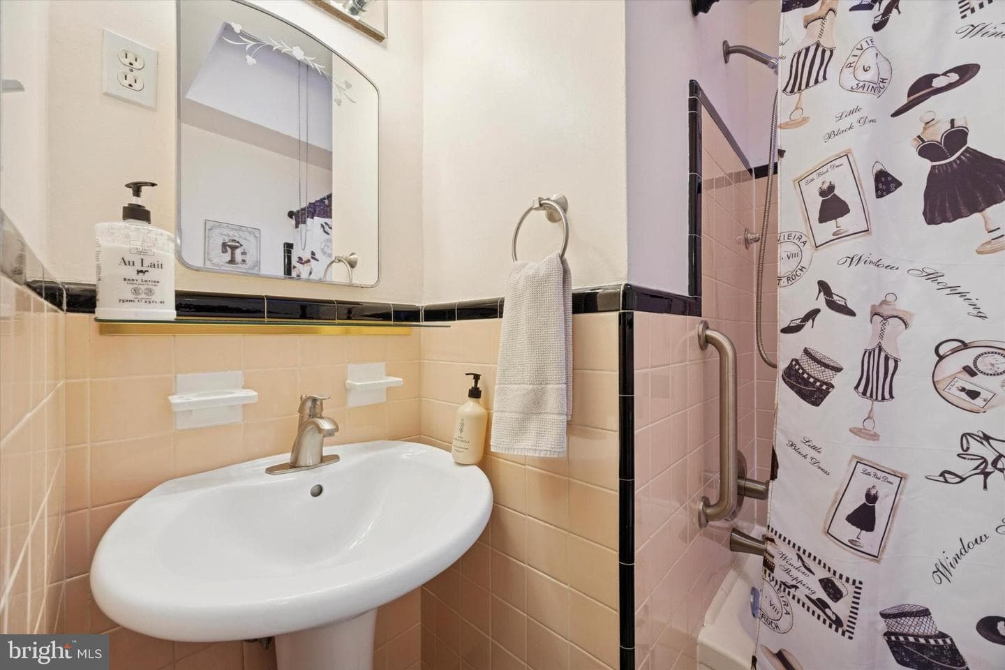 4337 J Street photo 17