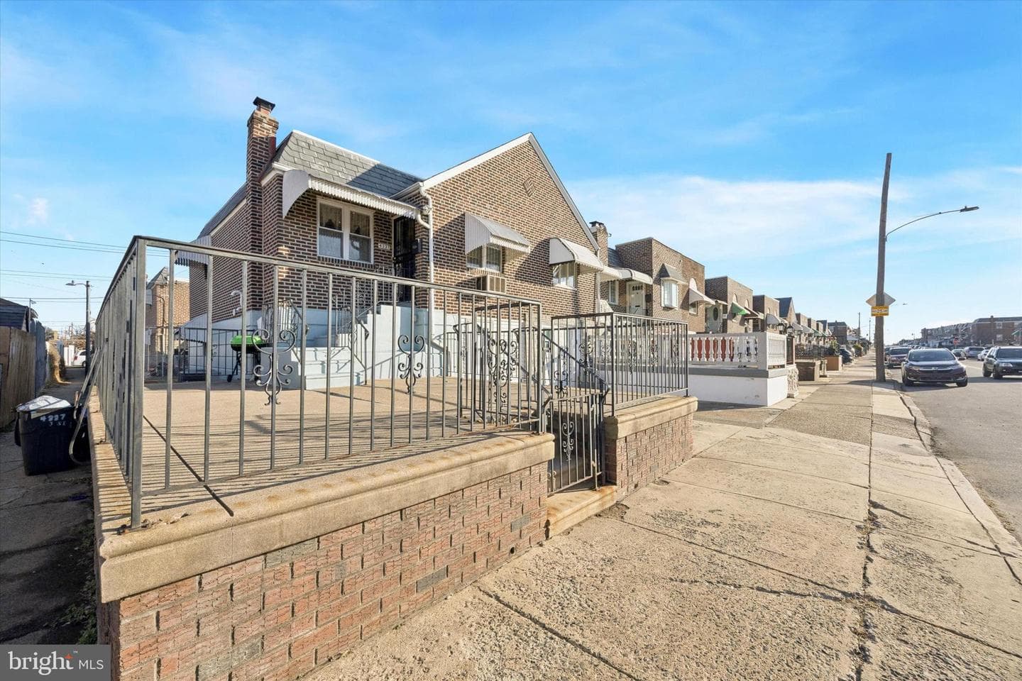 4337 J Street photo 2