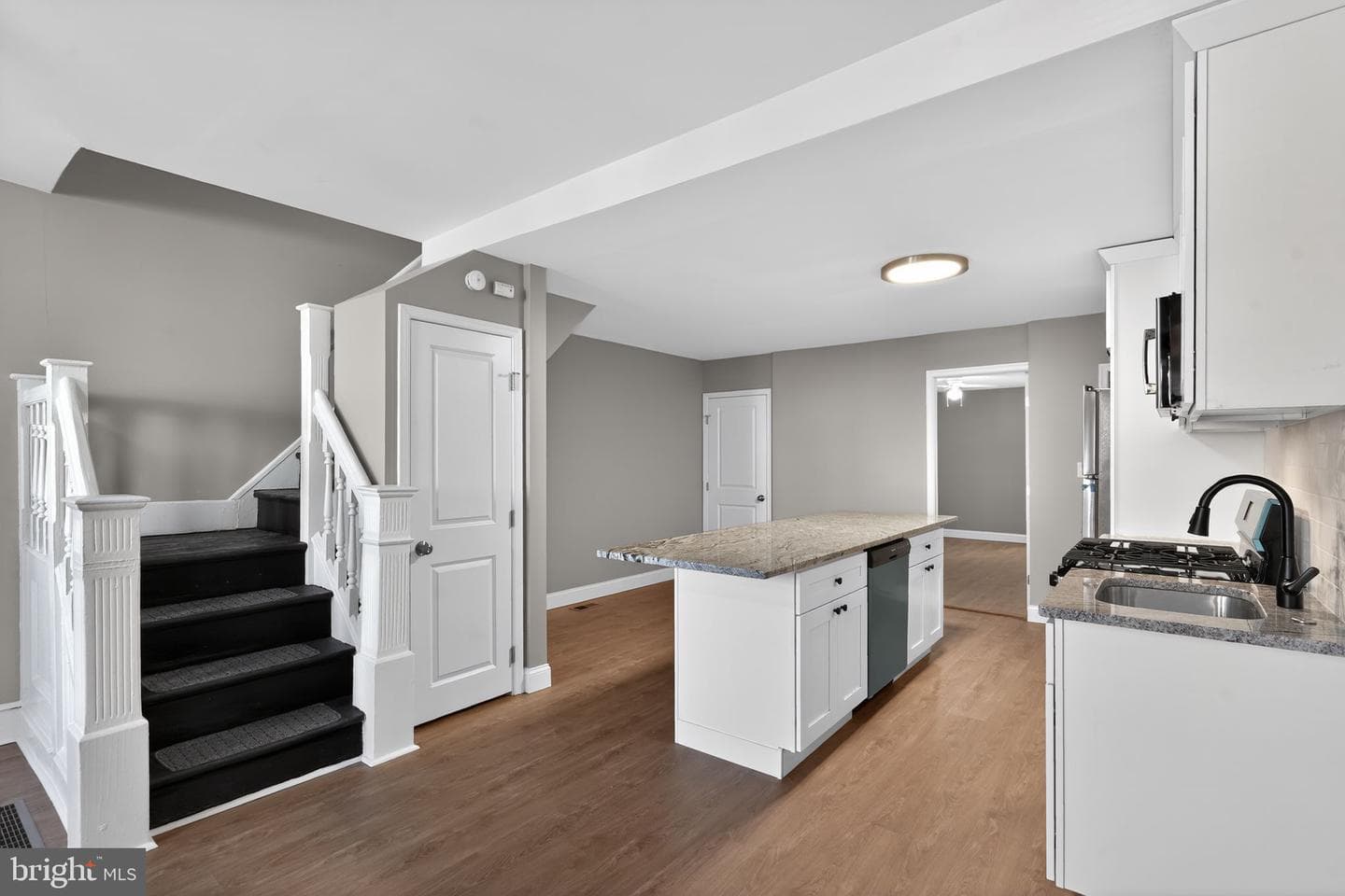 6136 Vine Street photo 11