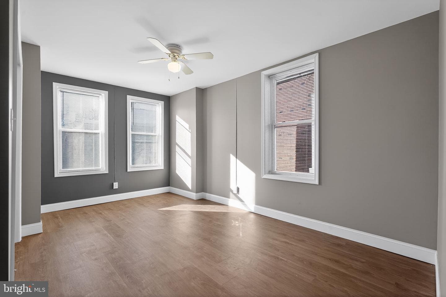 6136 Vine Street photo 17