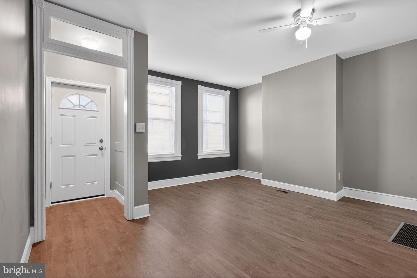 6136 Vine Street photo 3