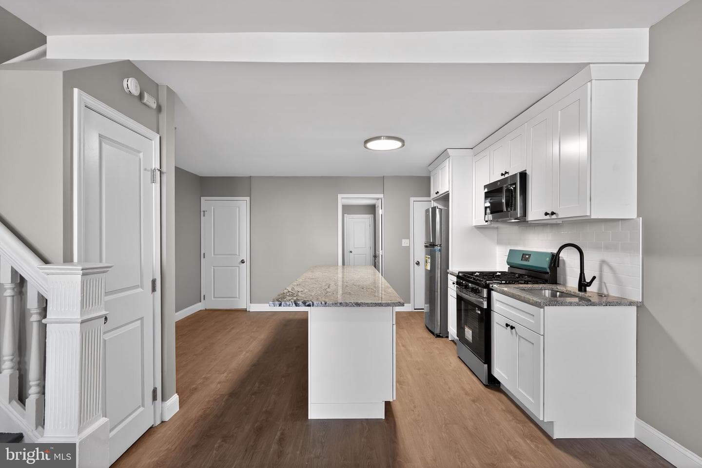 6136 Vine Street photo 5