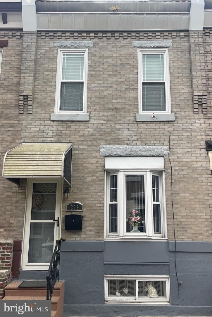 328 Fitzgerald Street photo 1