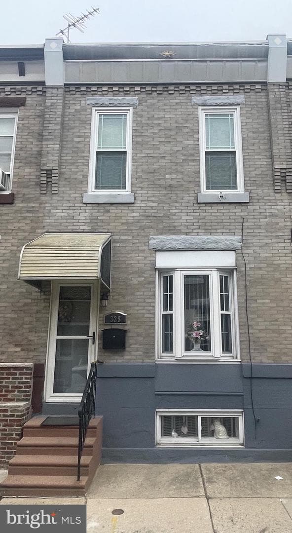 328 Fitzgerald Street photo 2