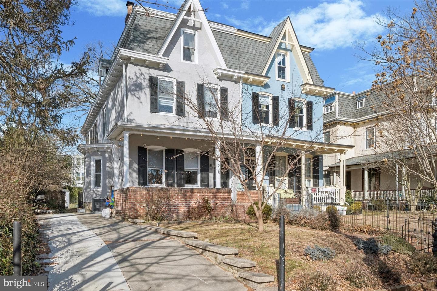 235 W Winona Street photo 1