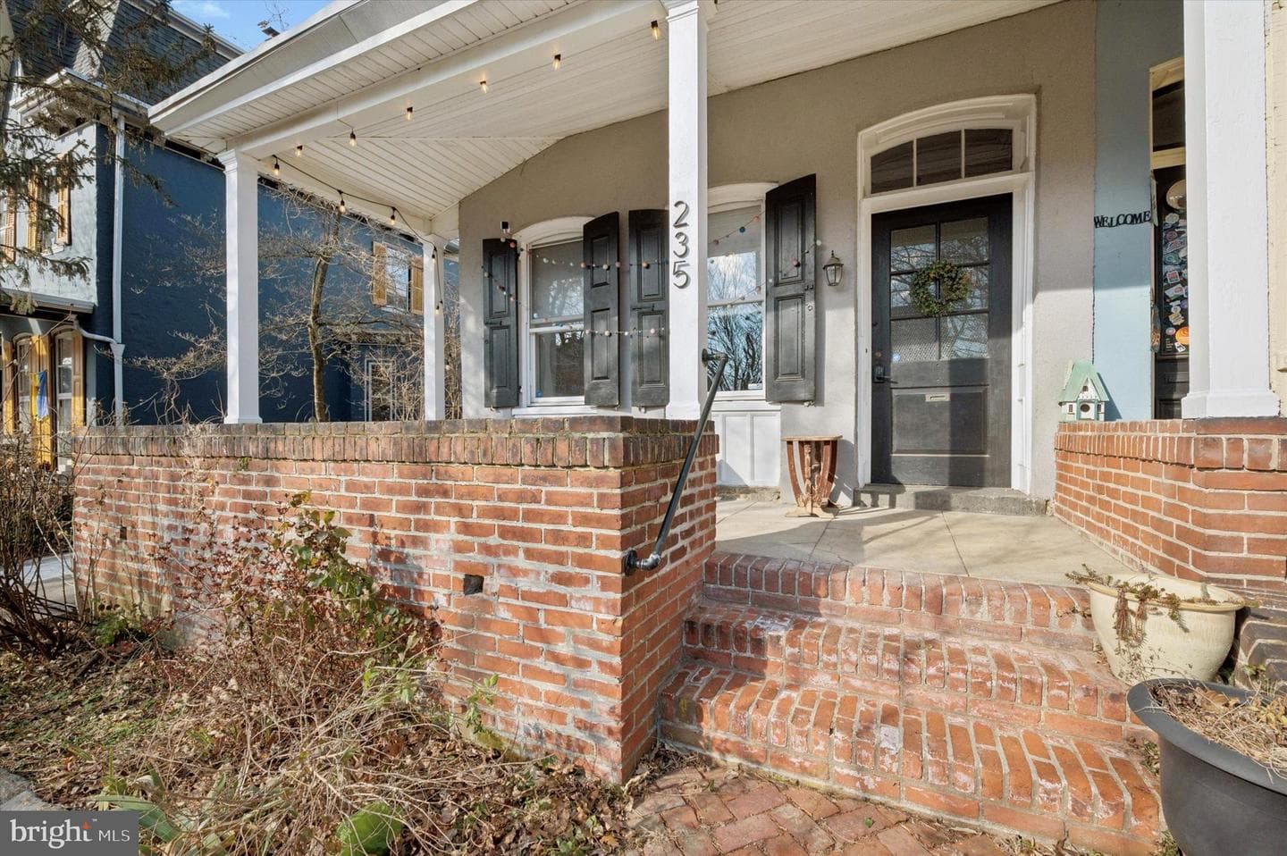 235 W Winona Street photo 2