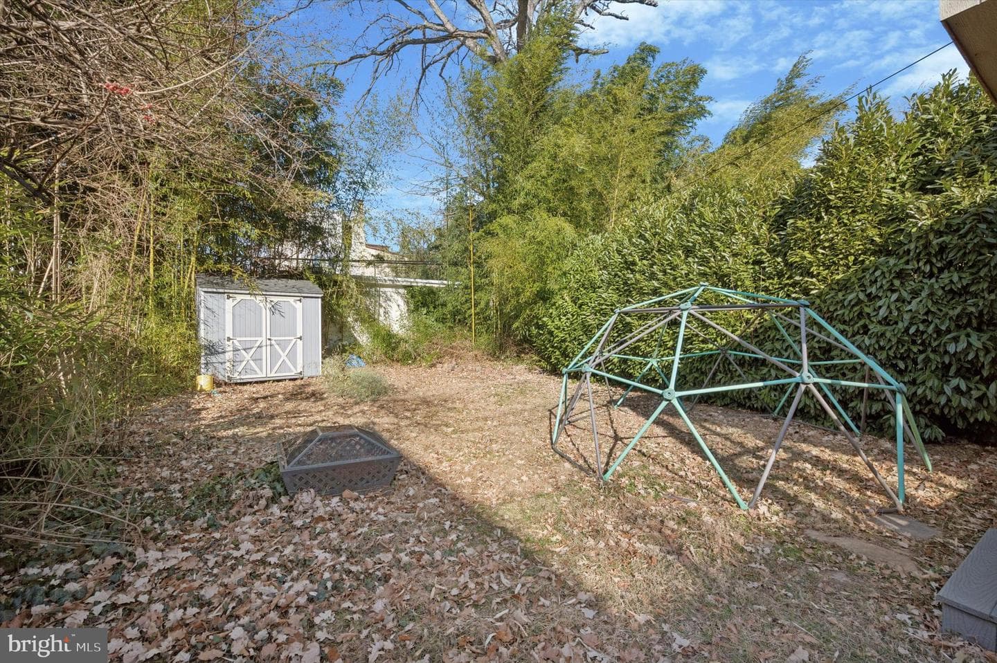 235 W Winona Street photo 21