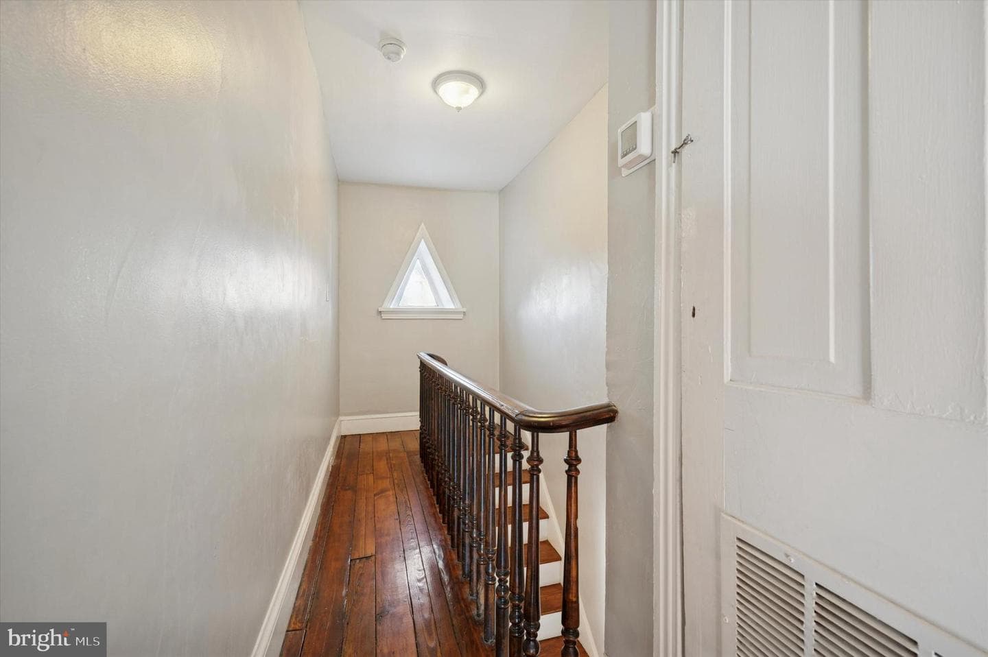 235 W Winona Street photo 30