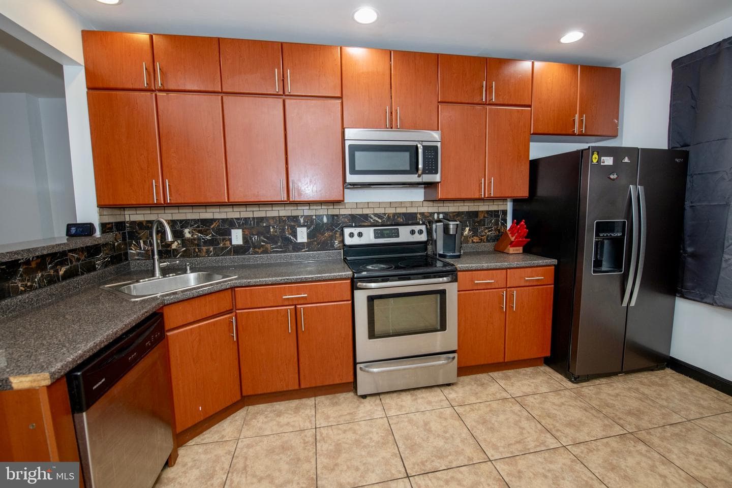 4930 Pulaski Avenue photo 8