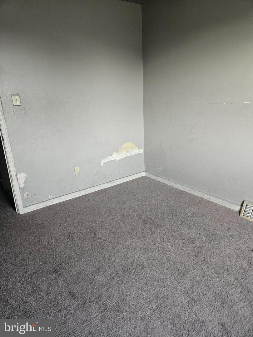 2615 N Hollywood Street photo 10