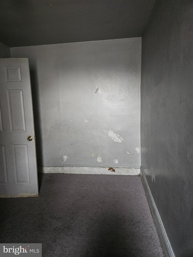 2615 N Hollywood Street photo 12