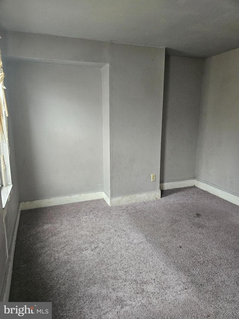 2615 N Hollywood Street photo 14