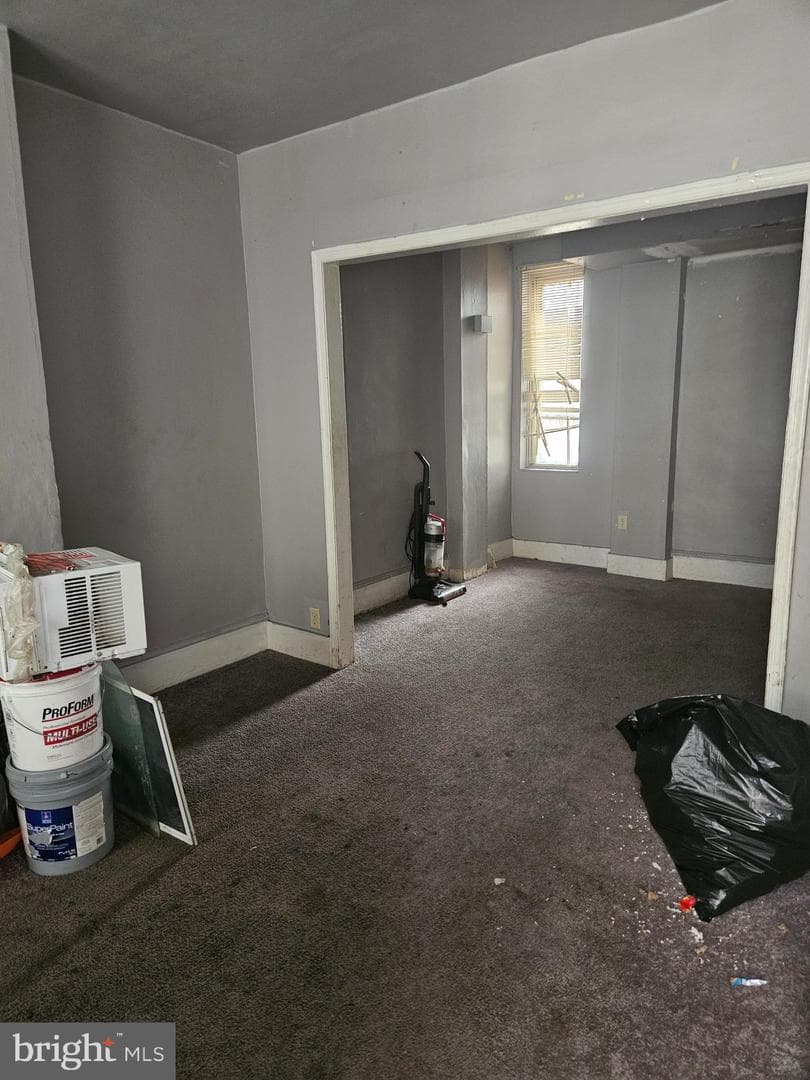 2615 N Hollywood Street photo 2