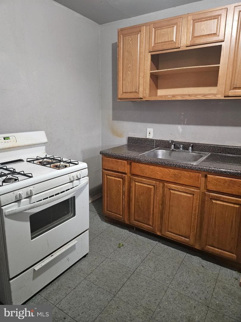 2615 N Hollywood Street photo 5