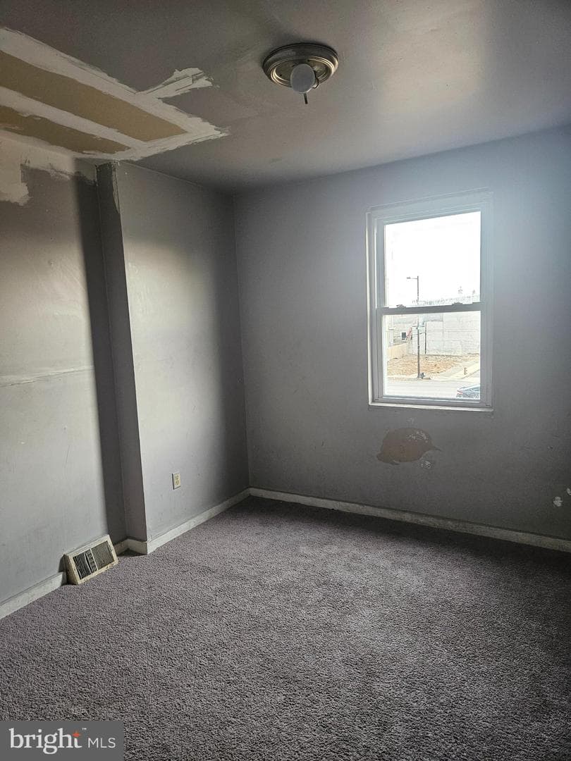 2615 N Hollywood Street photo 9