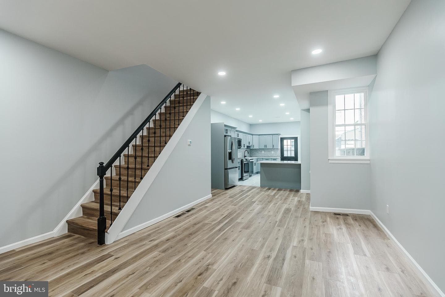1932 E Moyamensing Avenue photo 4